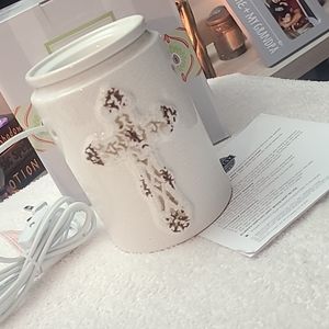 Scentsy Antique Cross Wax Warmer NIB Crackle Finish Retired Warmer NEW